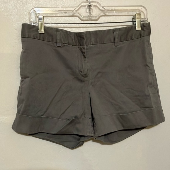 🌈 Express cuffed  shorts size 6 - Picture 1 of 3